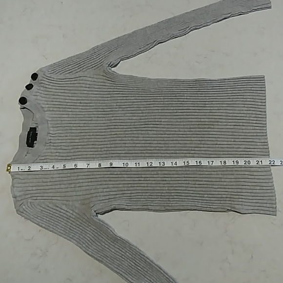 Ann Taylor grey sweater - Picture 5 of 6